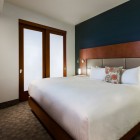 Hotel Le Crystal Montreal