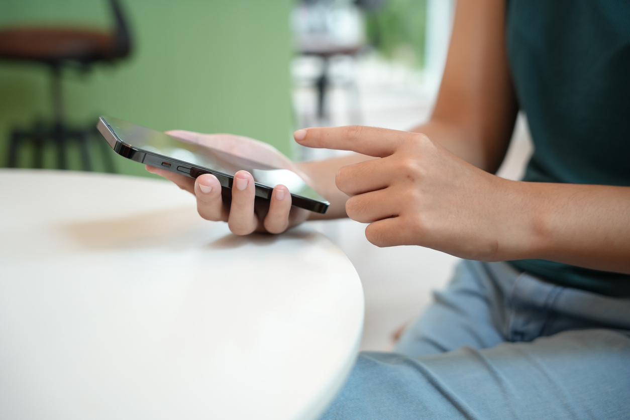 apple iphone app antitrust investigation