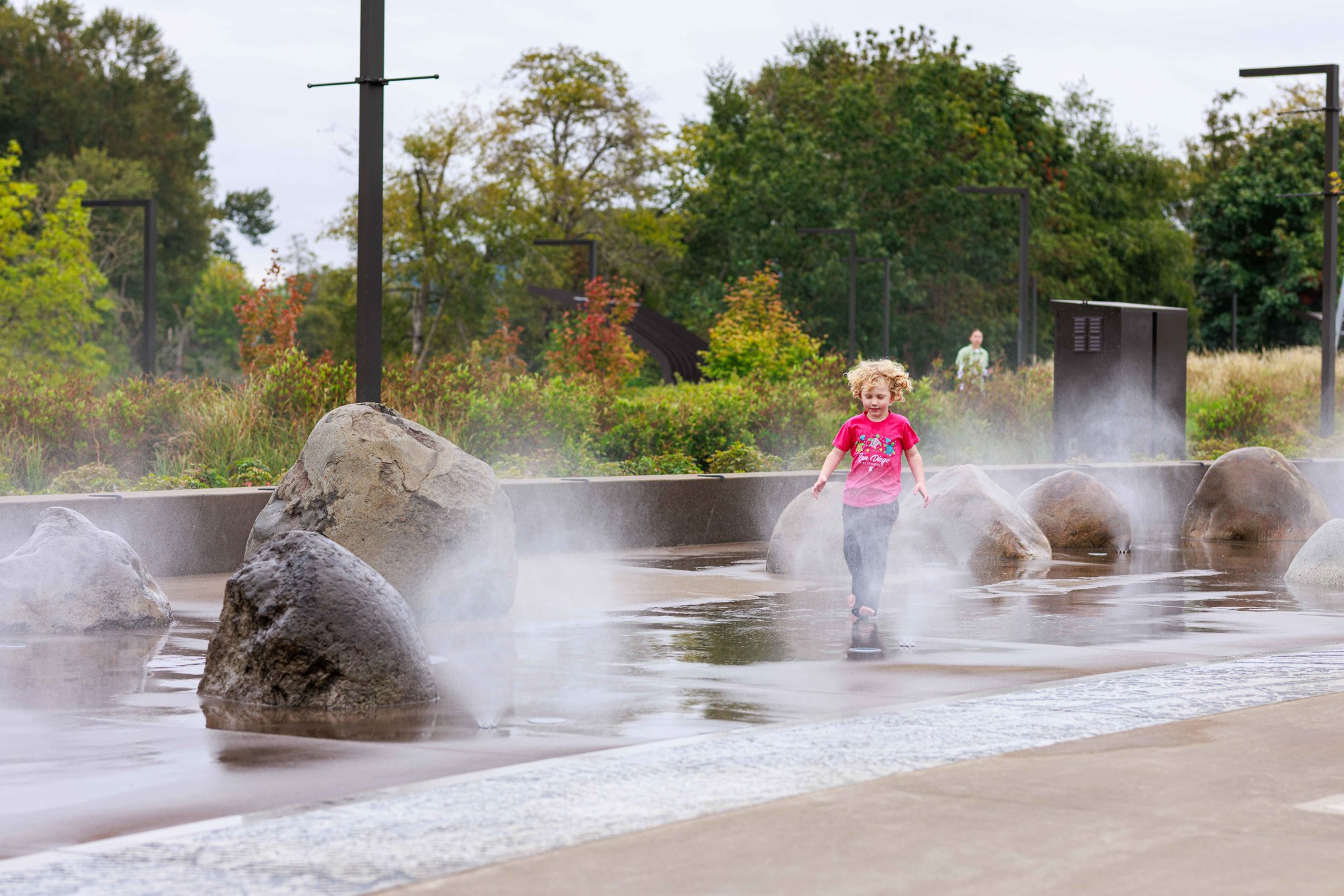 eugene riverfront, earthscape, oregon, splash, spray