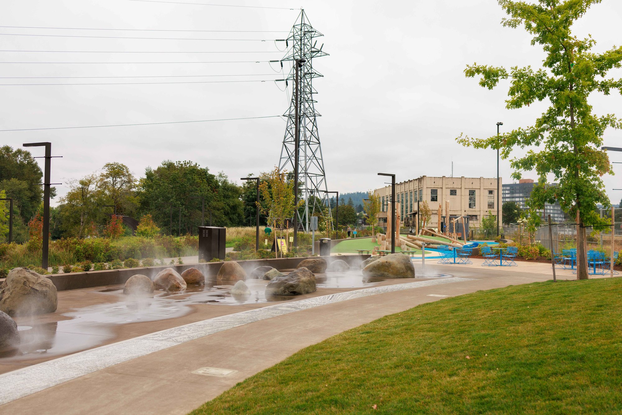 eugene riverfront, earthscape, oregon, splash, spray
