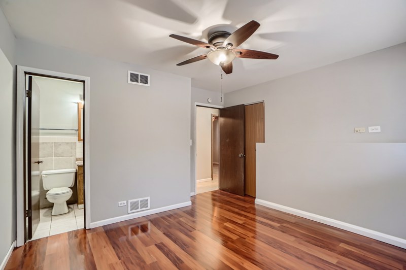 Home for rent 112 Hickory St, Mundelein, IL, 60060 Pathlight