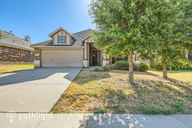 Home for rent 208 Chimney Rock Drive, Waxahachie, TX, 75167 Pathligh