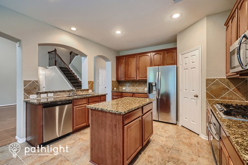 Home for rent 12415 Jamestown Crossing Lane, Humble, TX, 77346 Pathl