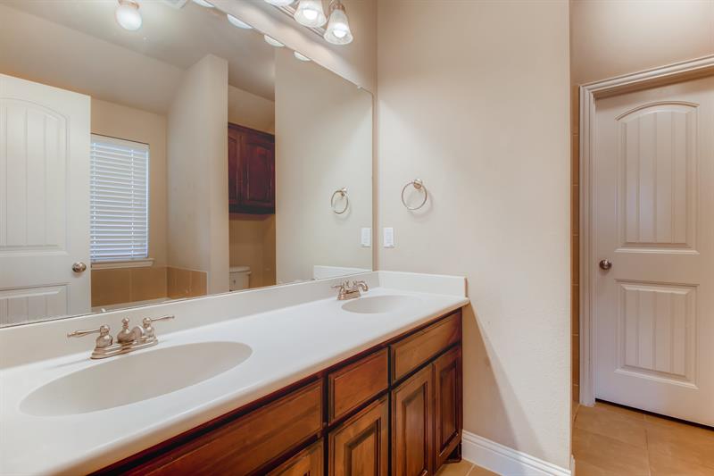 Home for rent 208 Chimney Rock Drive, Waxahachie, TX, 75167 Pathligh