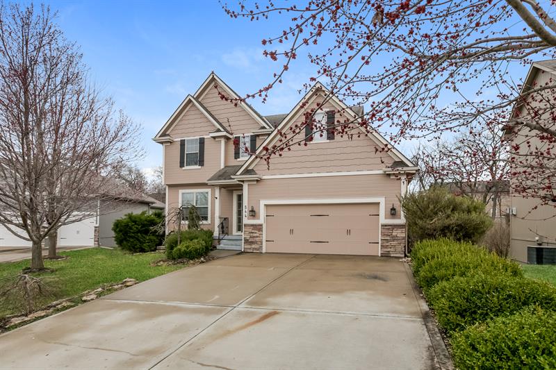 Home for rent 544 Avondale Lane, Raymore, MO, 64083 Pathlight