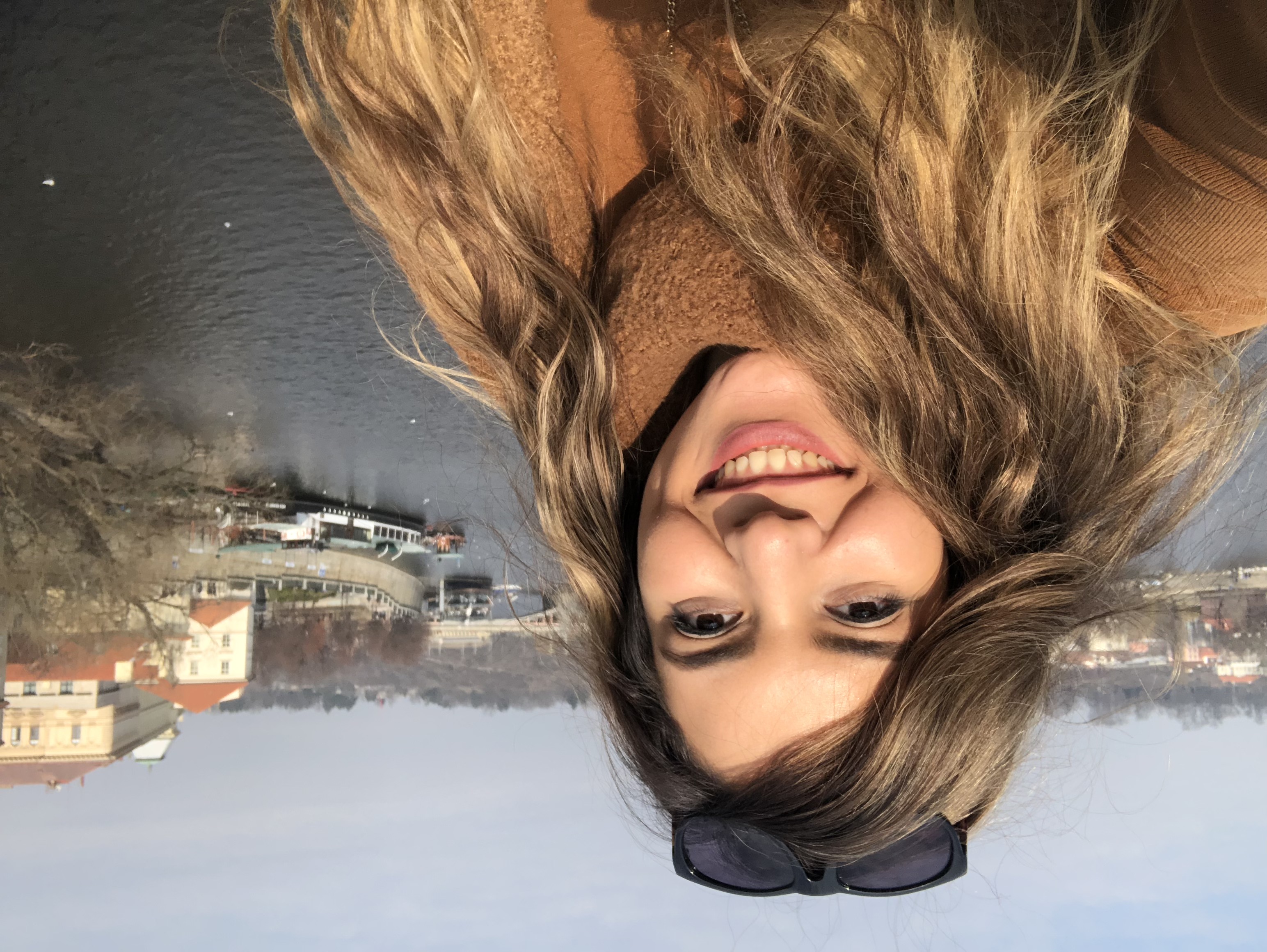 Parastoo Is On Couchsurfing Couchsurfing