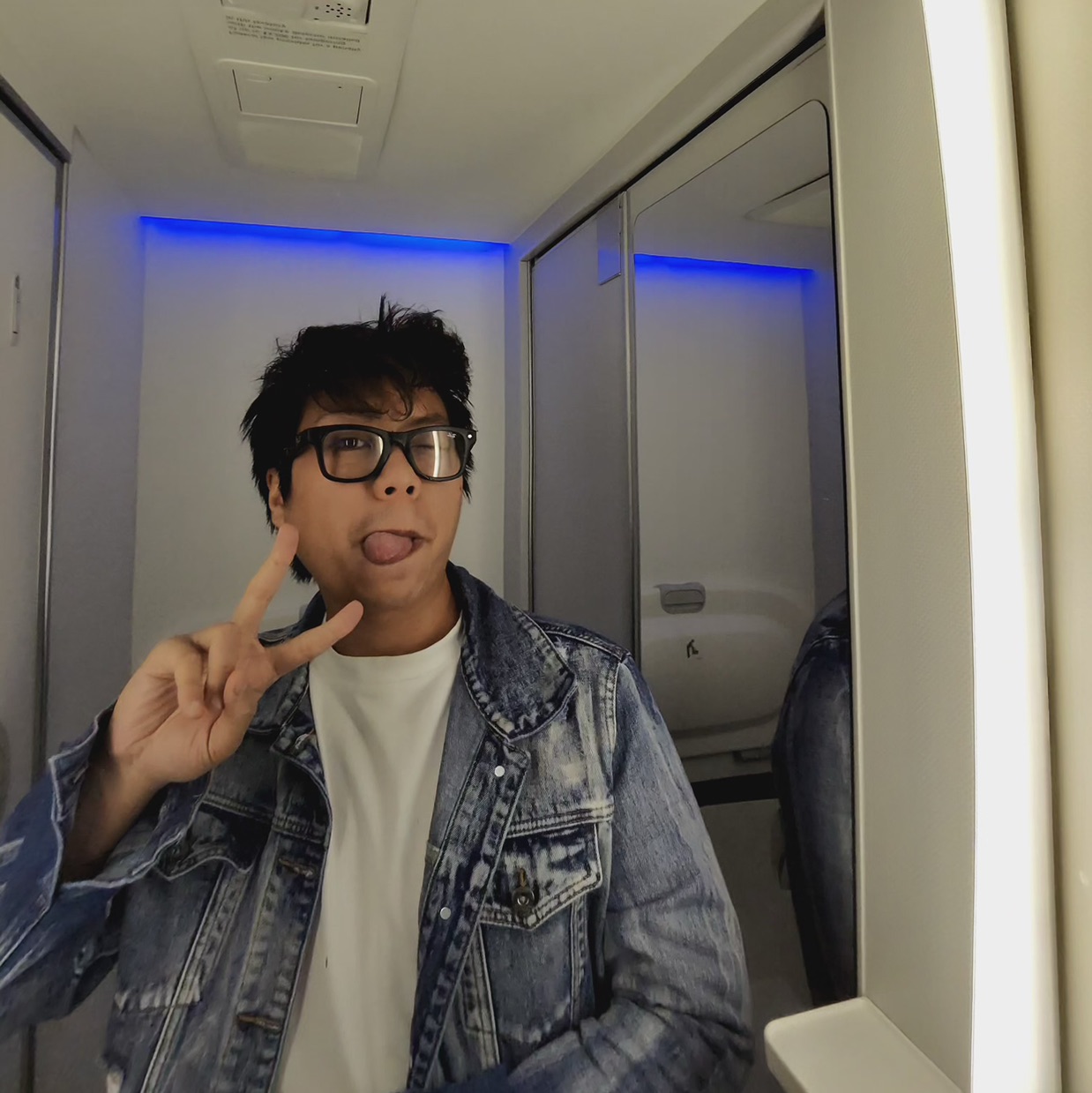 Tony is on Couchsurfing! Couchsurfing