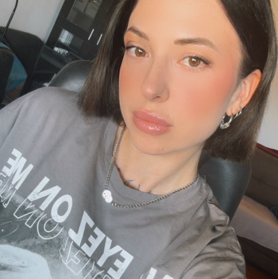 Mery is on couchsurfing couchsurfing