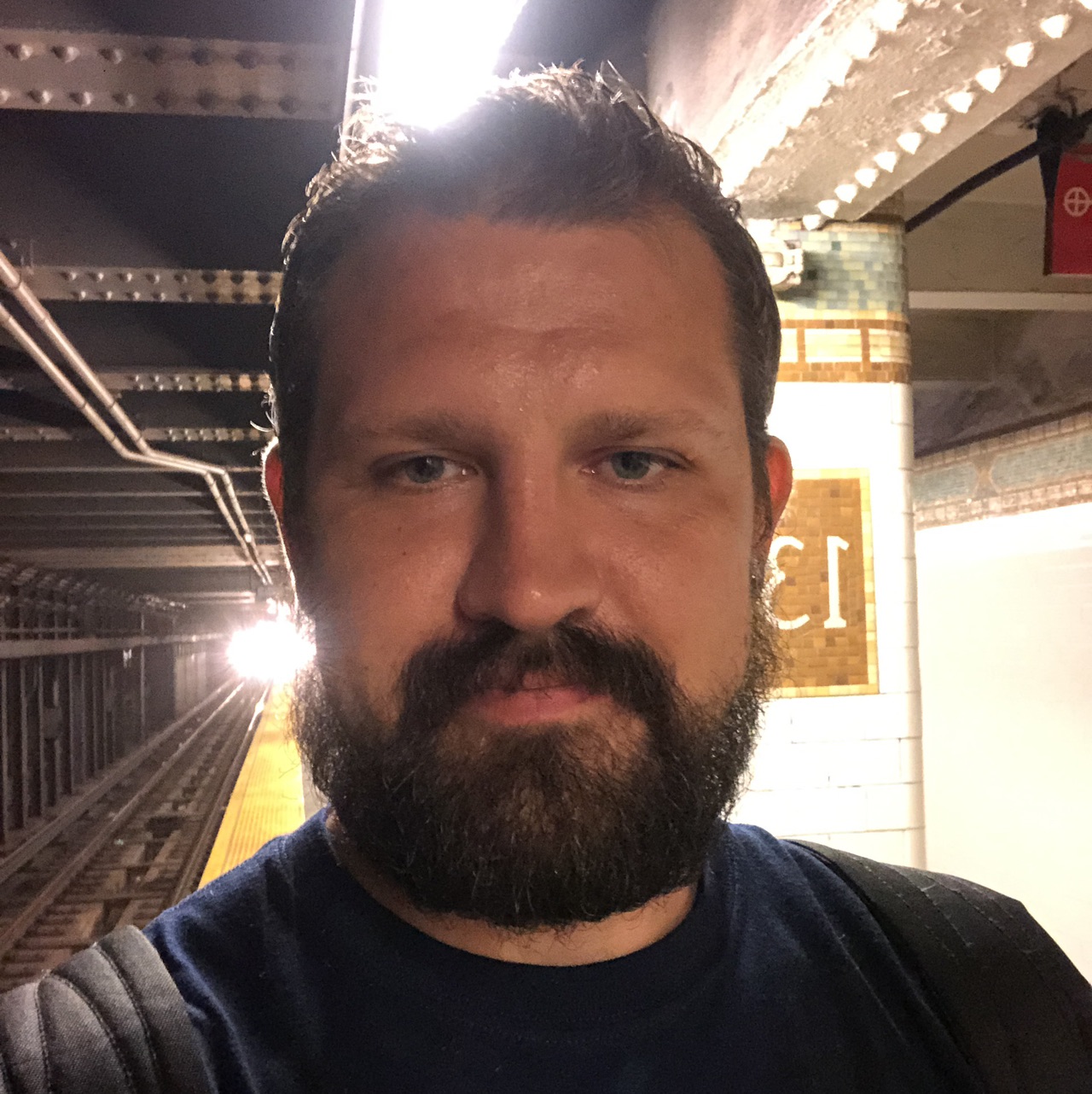 Sem is on couchsurfing couchsurfing