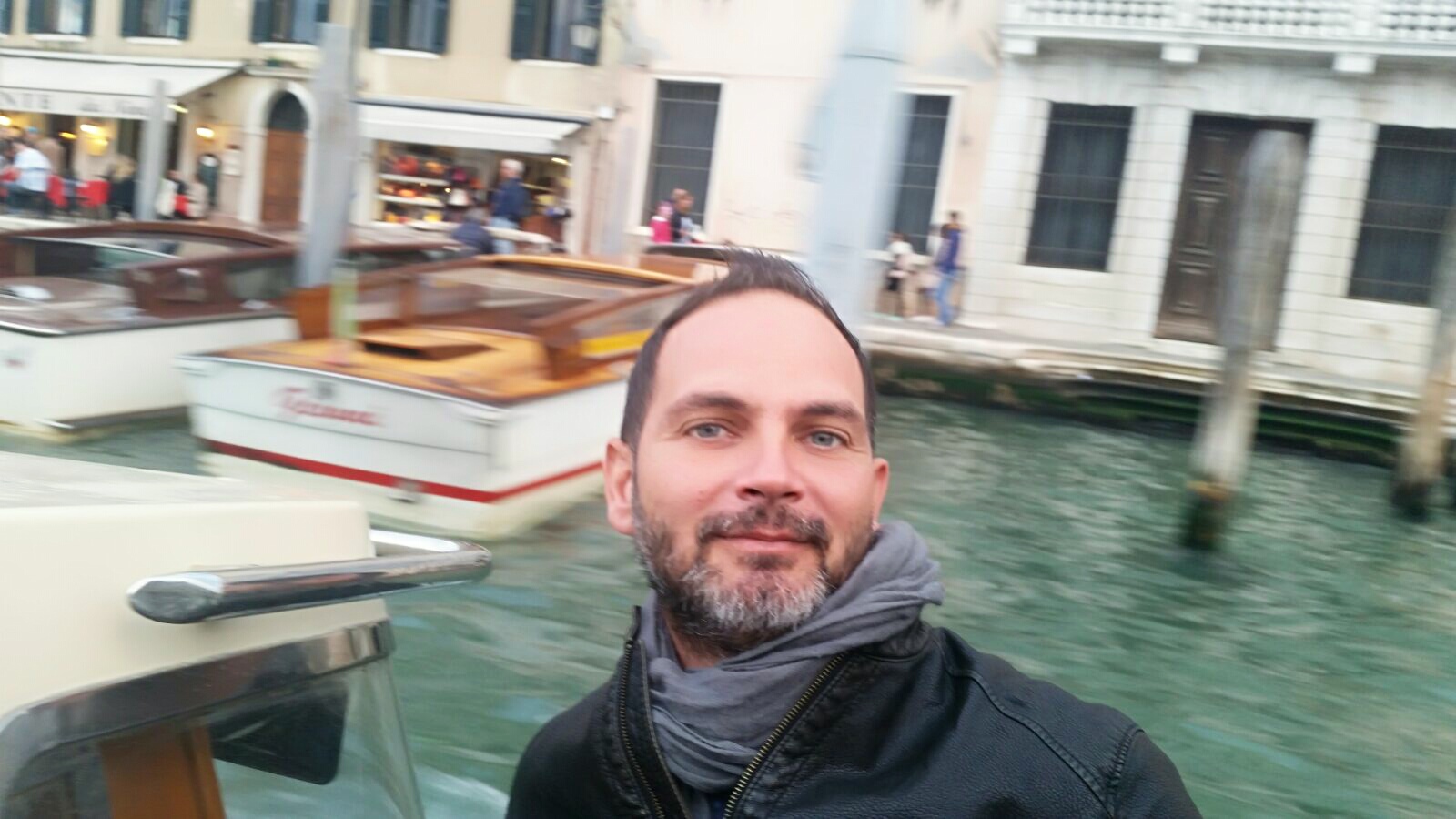 Donini is on Couchsurfing! Couchsurfing