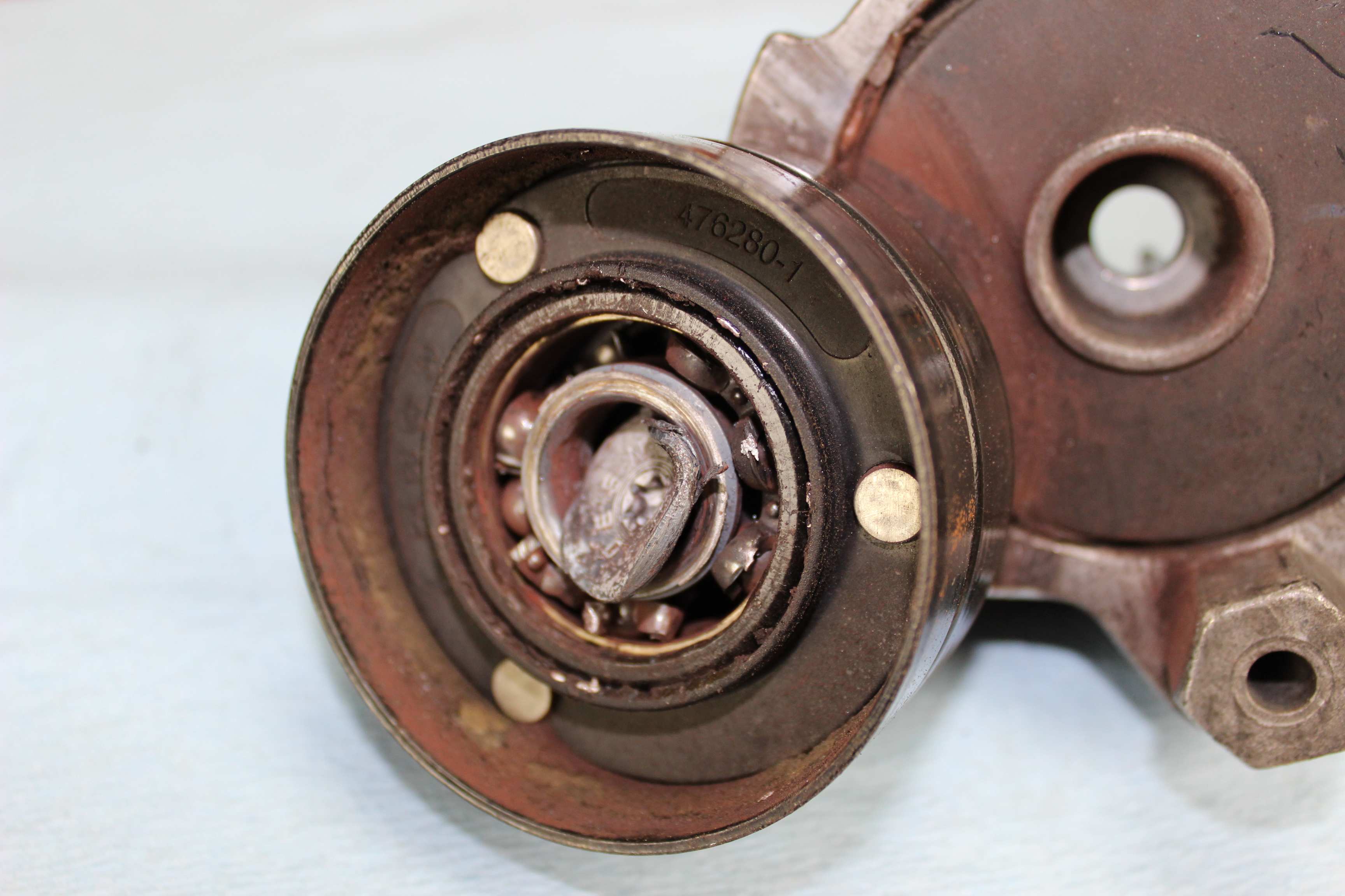 Failed VW serpentine belt tensioner Humble Mechanic