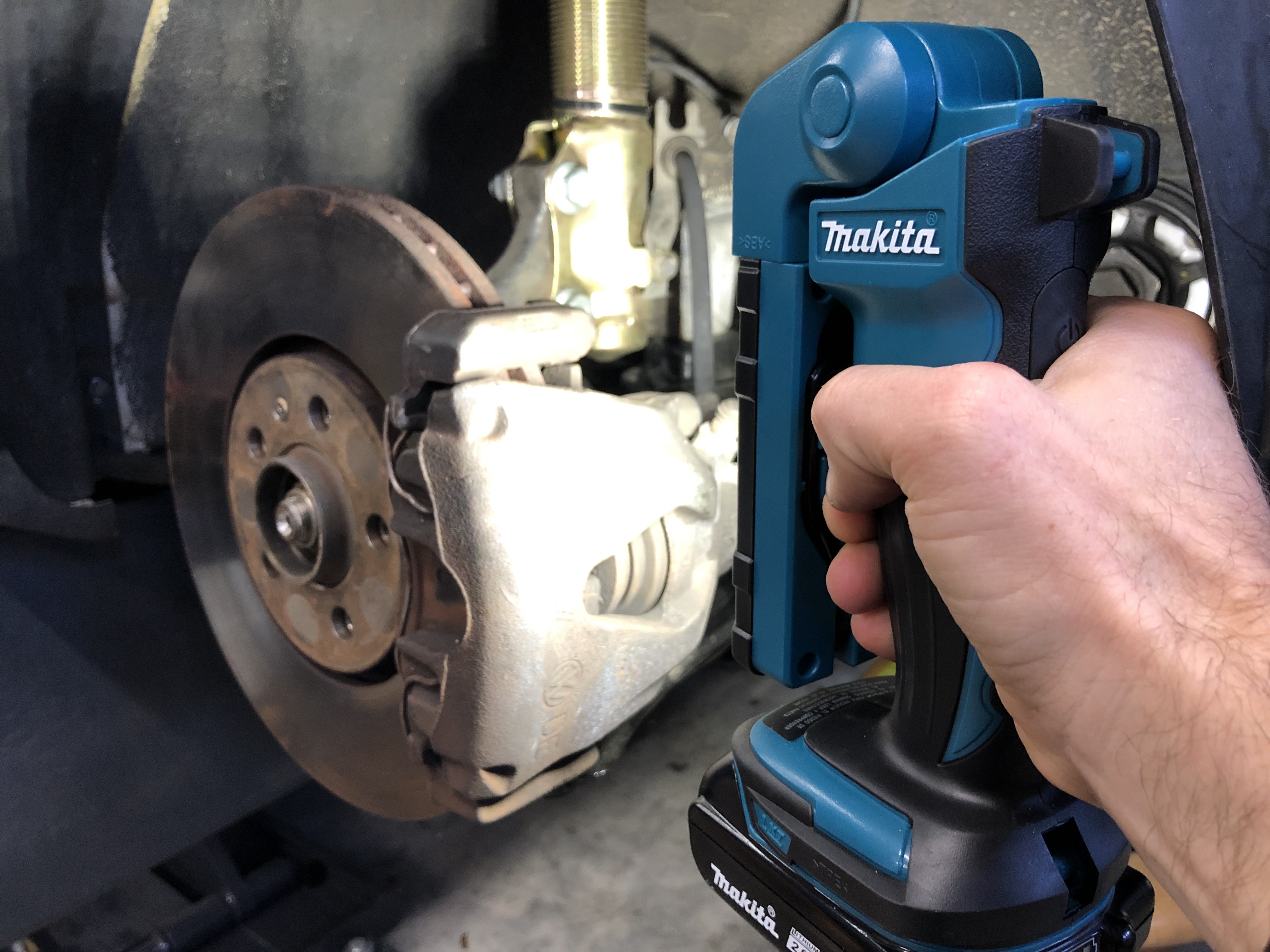 MAKITA 18VOLT LXT LITHIUMION CORDLESS 12 LED FLASHLIGHT Humble Mechanic MAKITA 18VOLT LXT LITHIUMION CORDLESS 12 LED FLASHLIGHT Humble Mechanic