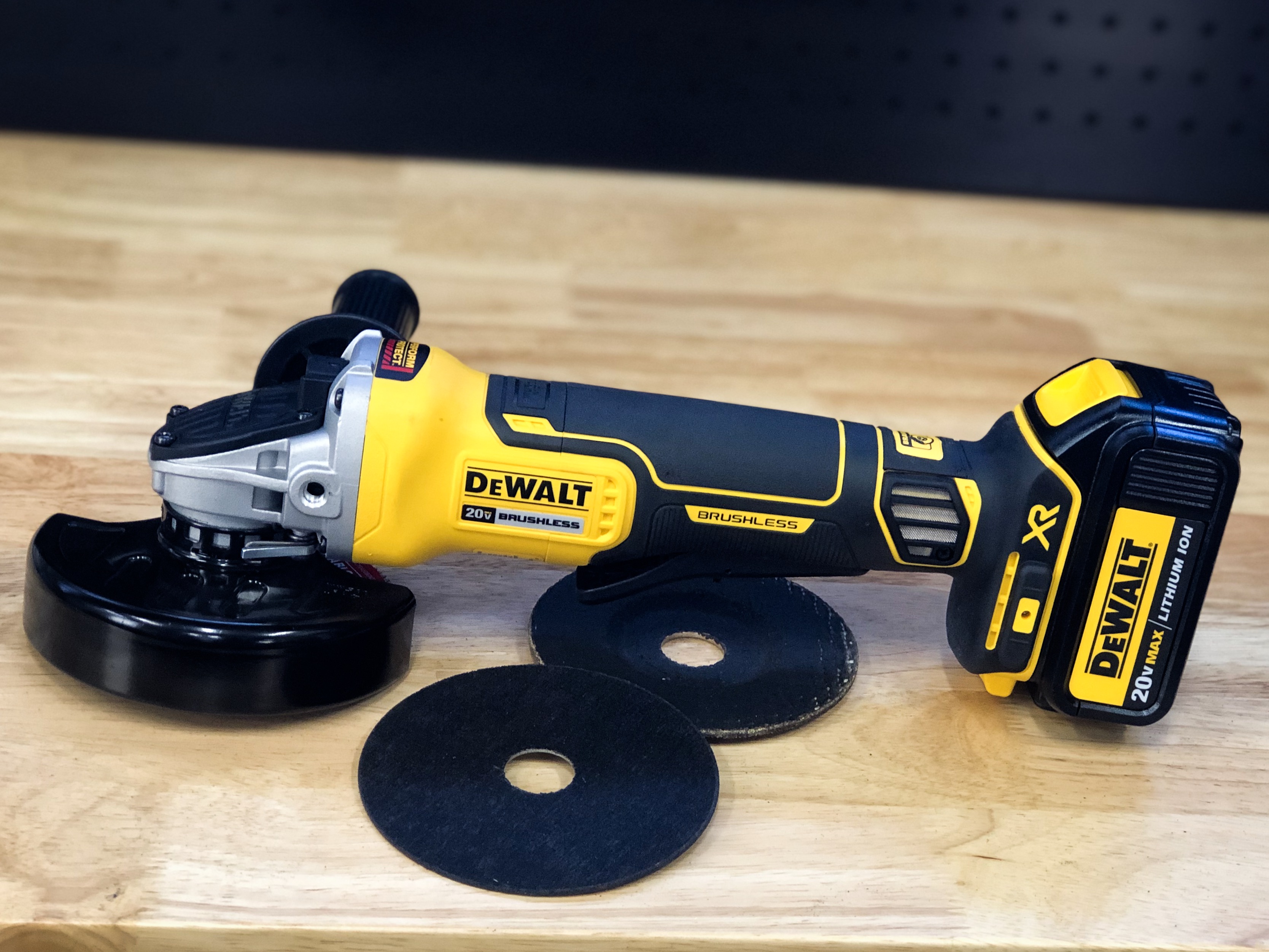 Dewalt 20VOLT MAX 41/2 in Small Angle Grinder Humble Mechanic