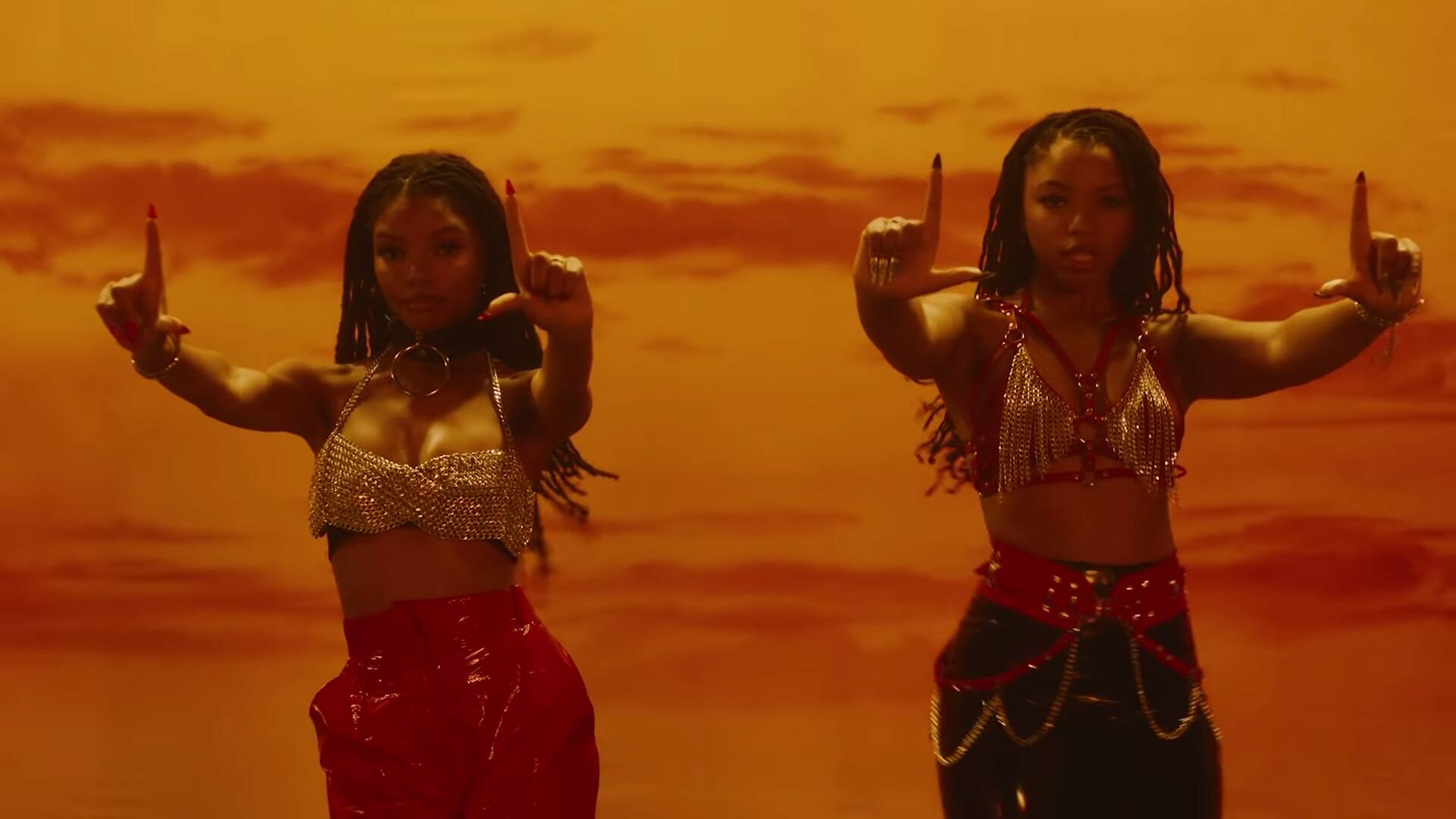 Chloe x Halle share a new single “Do It” + video HWING