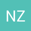 NzM