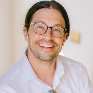Dr. KEVIN SIMONSON, Psy.D.