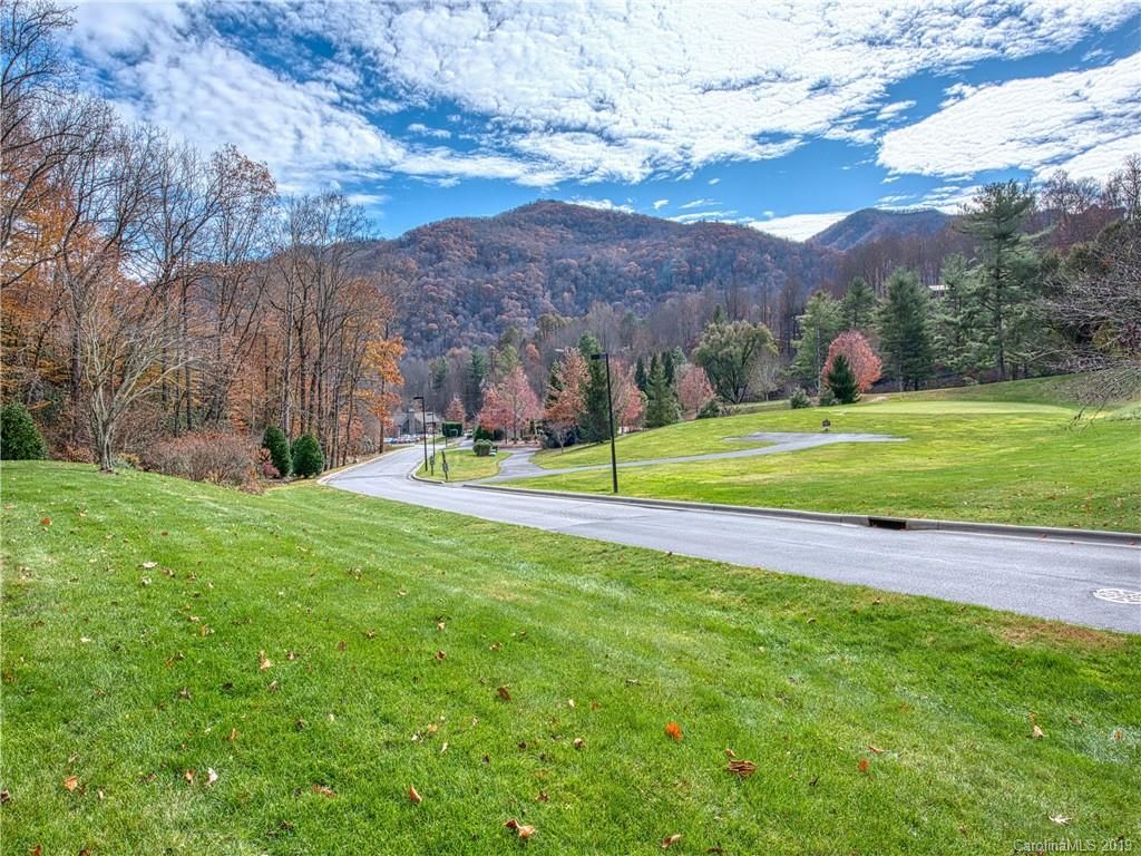 1659 Country Club Drive Maggie Valley, NC 28751