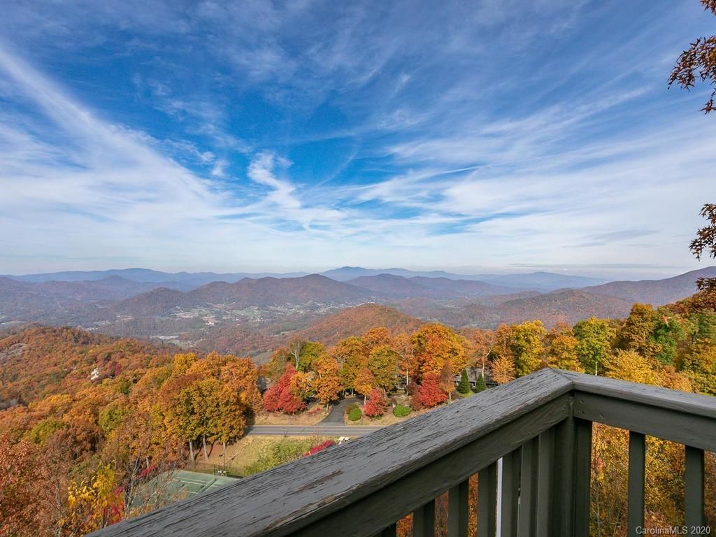 80 Slickrock Road Burnsville, NC 28714