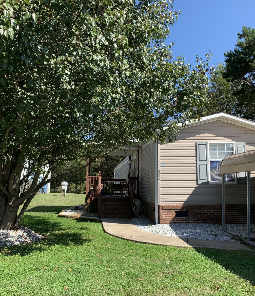 211 Pebble Springs Dr. Taylors, SC 29687