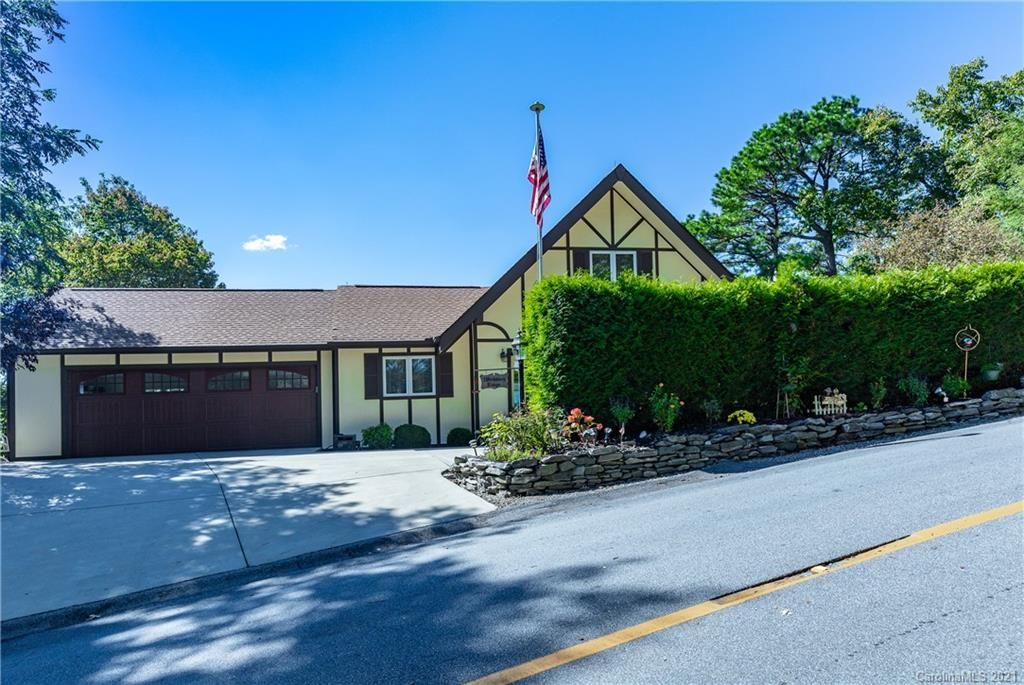 Connestee Falls 55+ Active Adult Communities Brevard, NC Homes