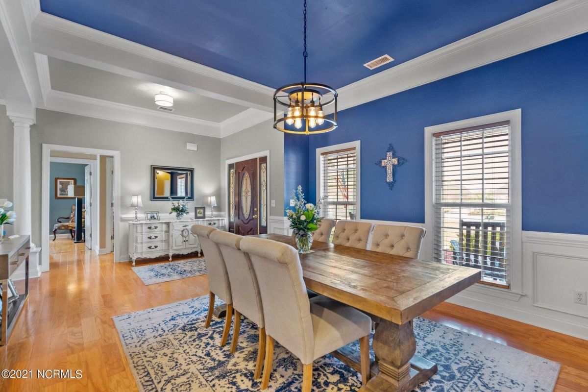 1038 Golden Sands Way
