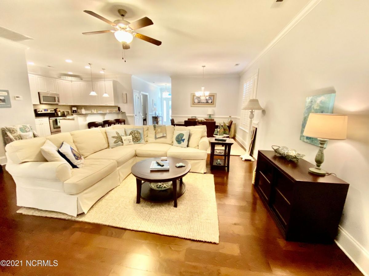 7195 Bonaventure Street
