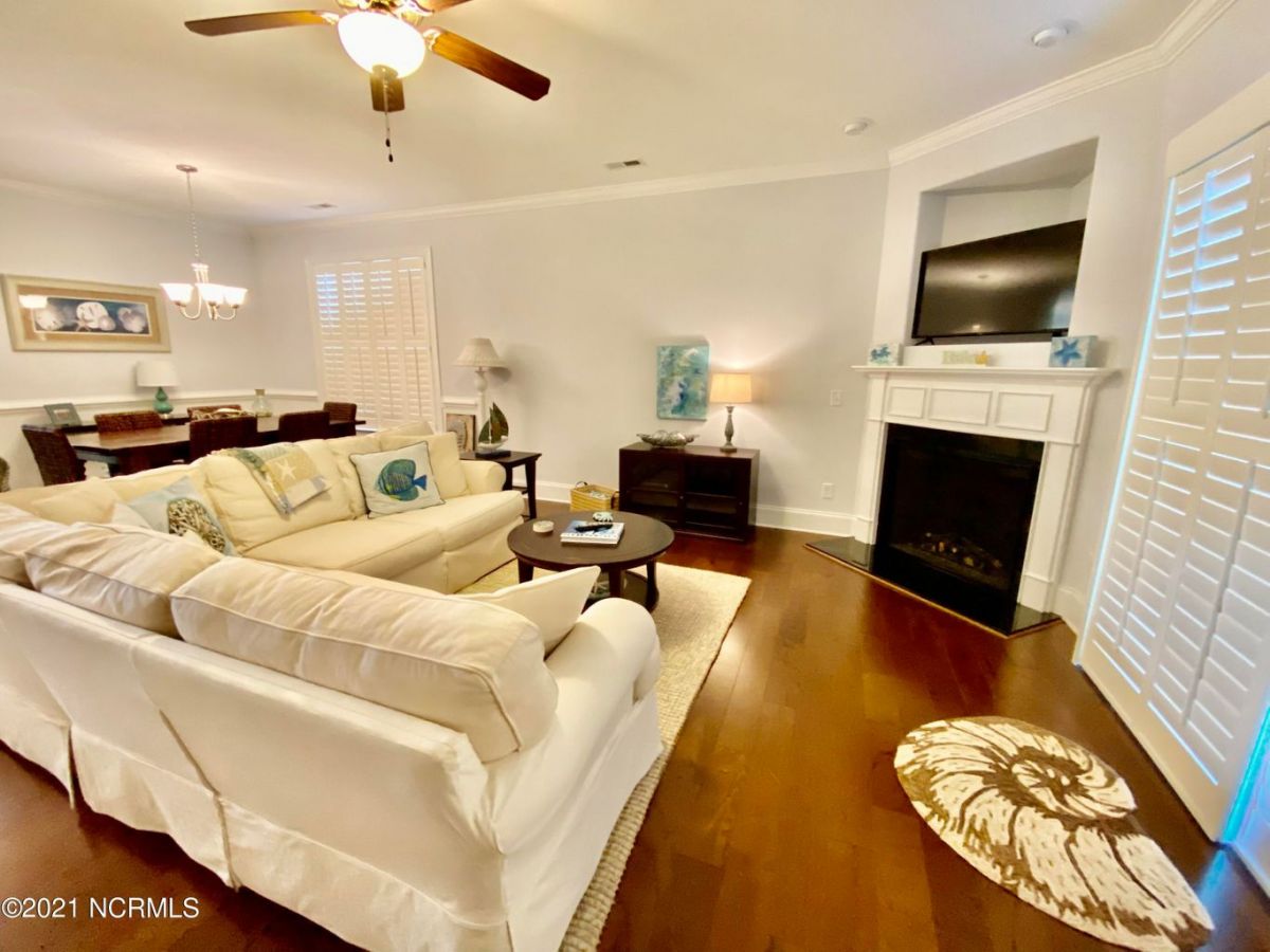 7195 Bonaventure Street