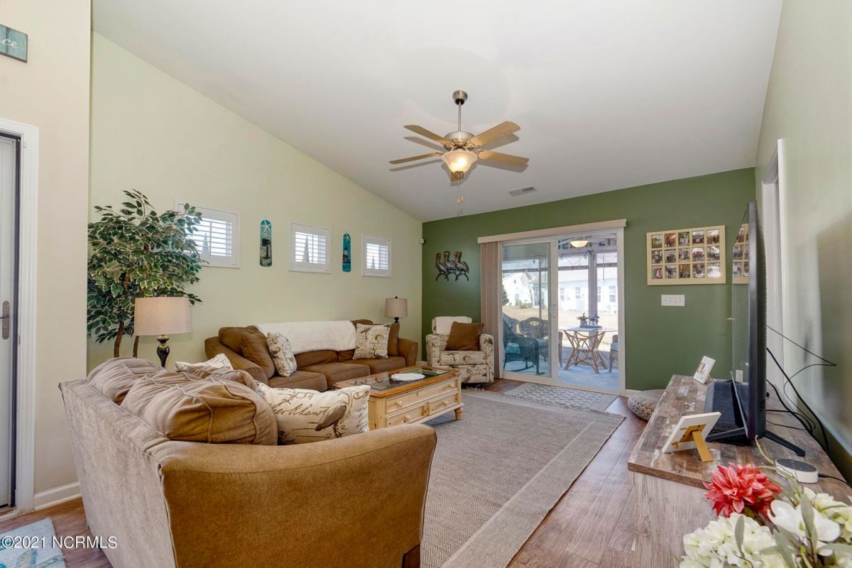 1055 Chadsey Lake Drive