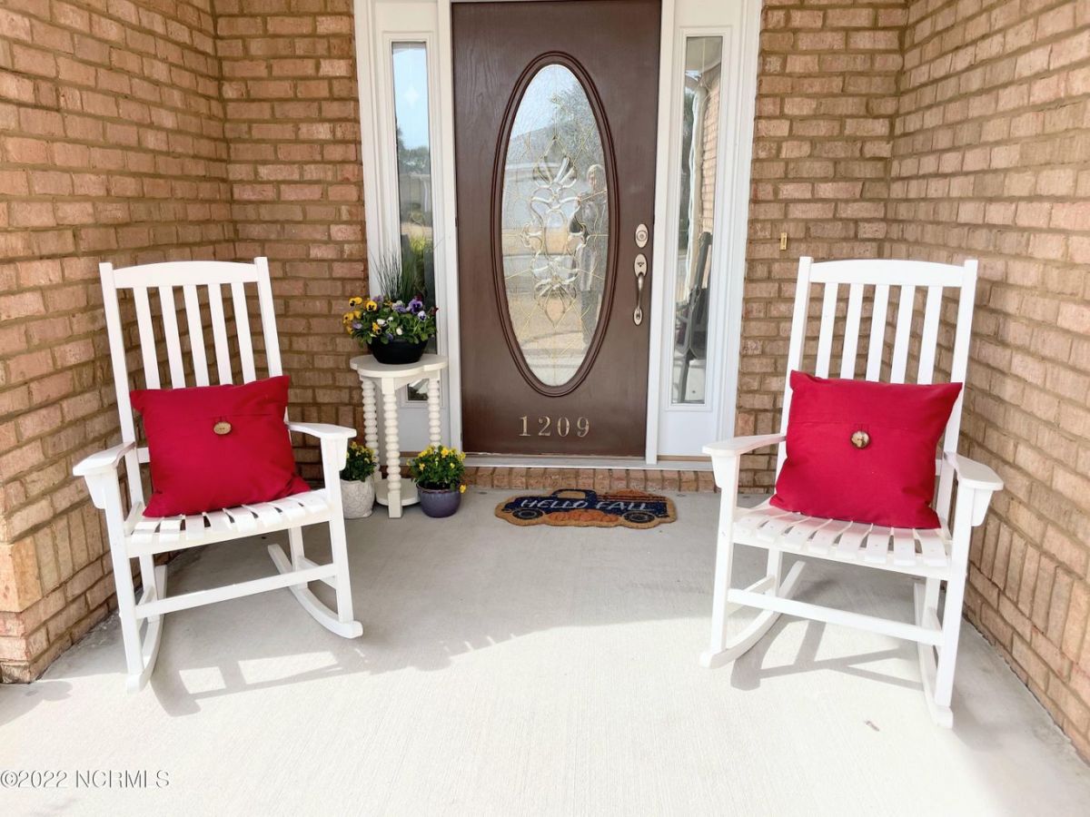 1209 Nightingale Court