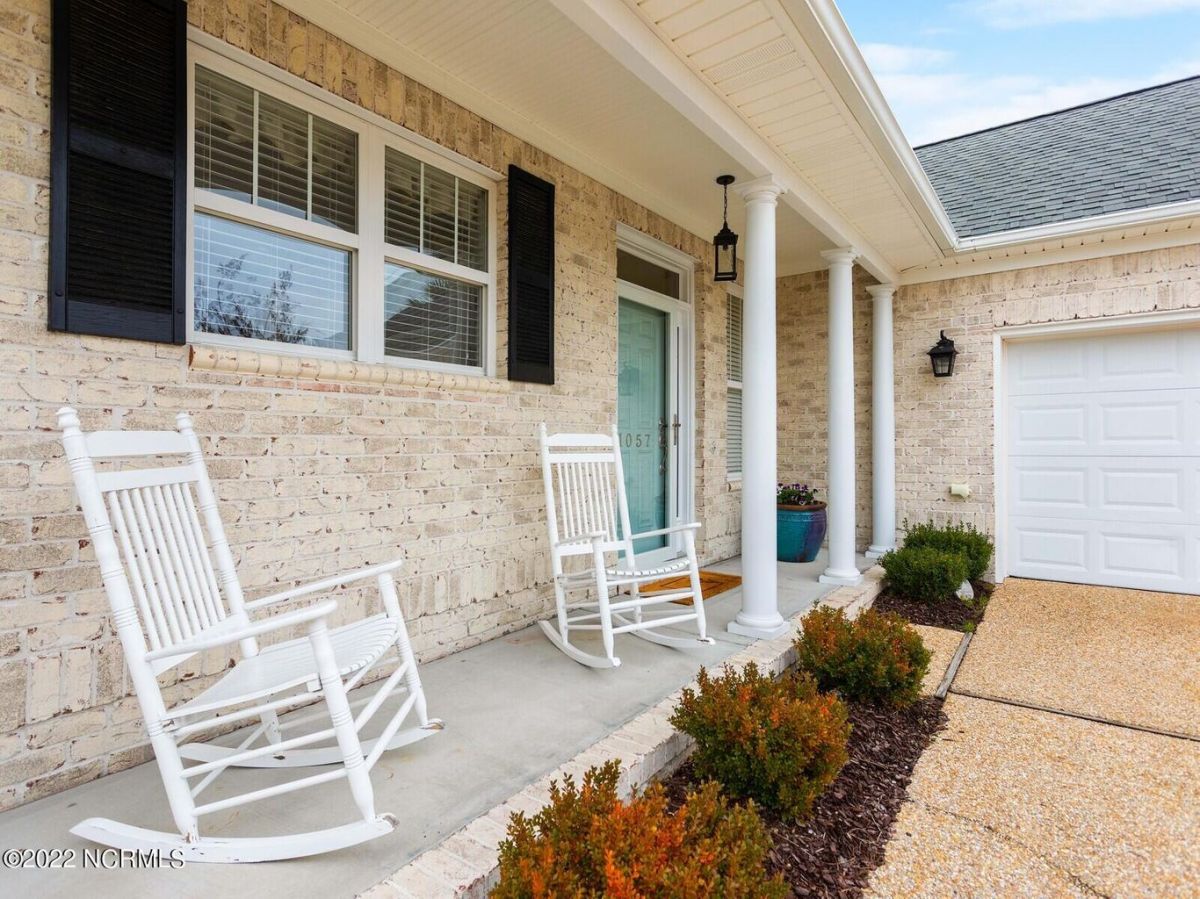 1057 Garden Club Way