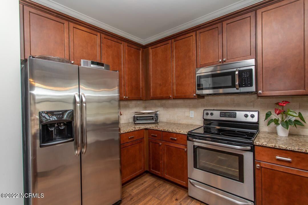 7186 Bonaventure Street