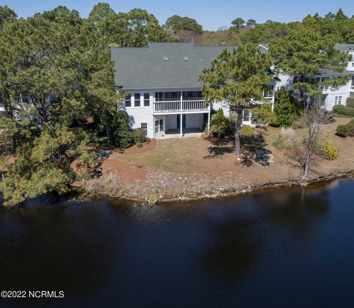 3127 Lakeside Commons Drive