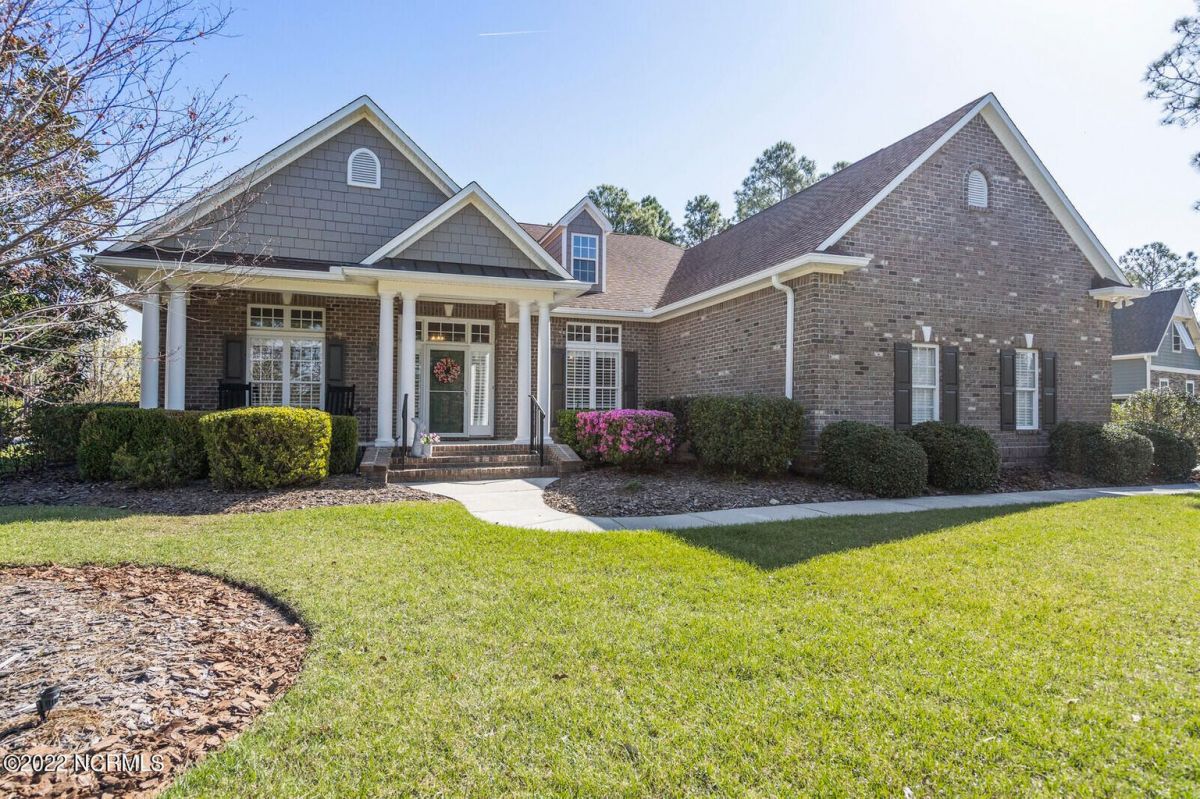 3992 Marshfield Drive