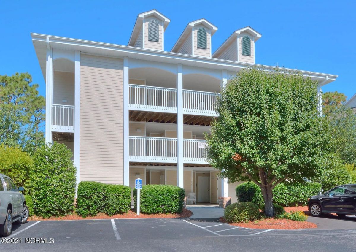 3350 Club Villas Drive