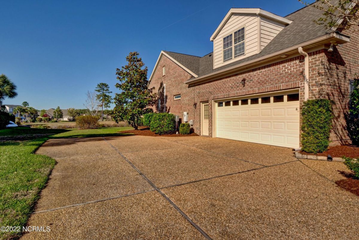 1014 Wind Lake Way