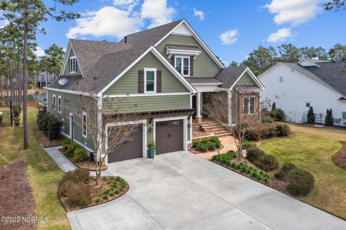 2747 Parkridge Drive