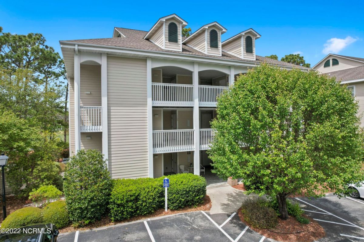 3350 Club Villas Drive