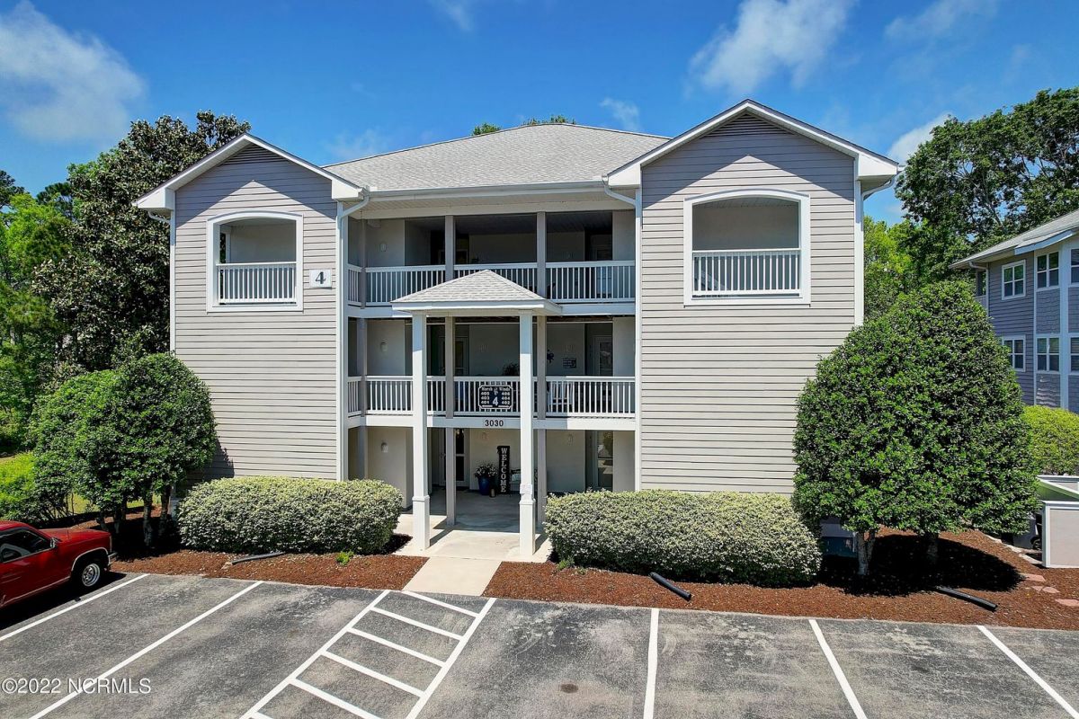 3030 Marsh Winds Circle