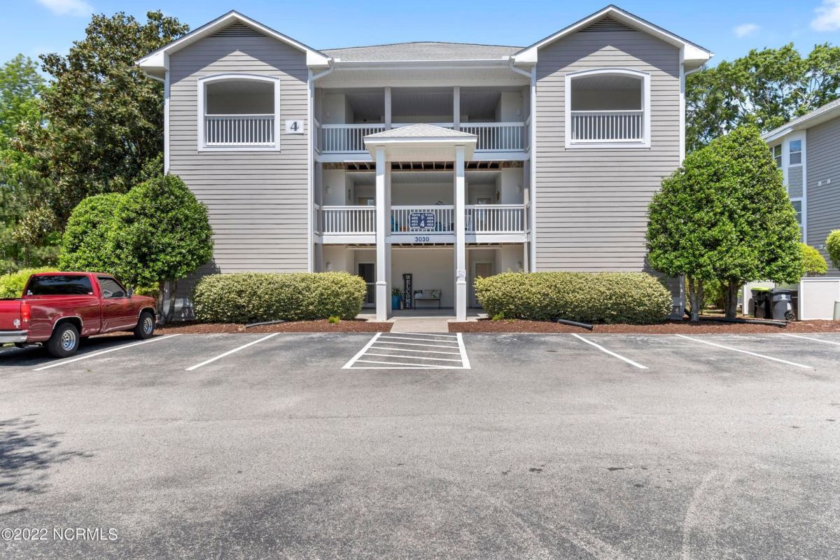 3030 Marsh Winds Circle