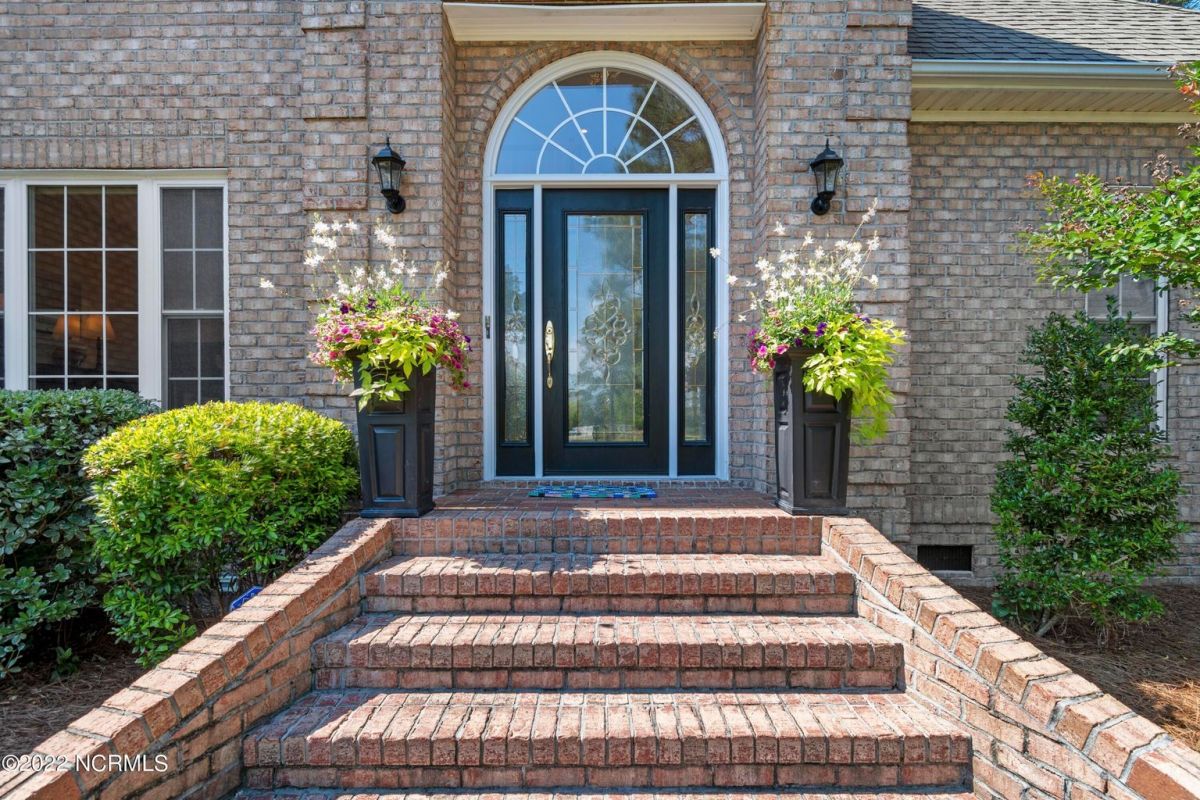 2835 Inverness Circle