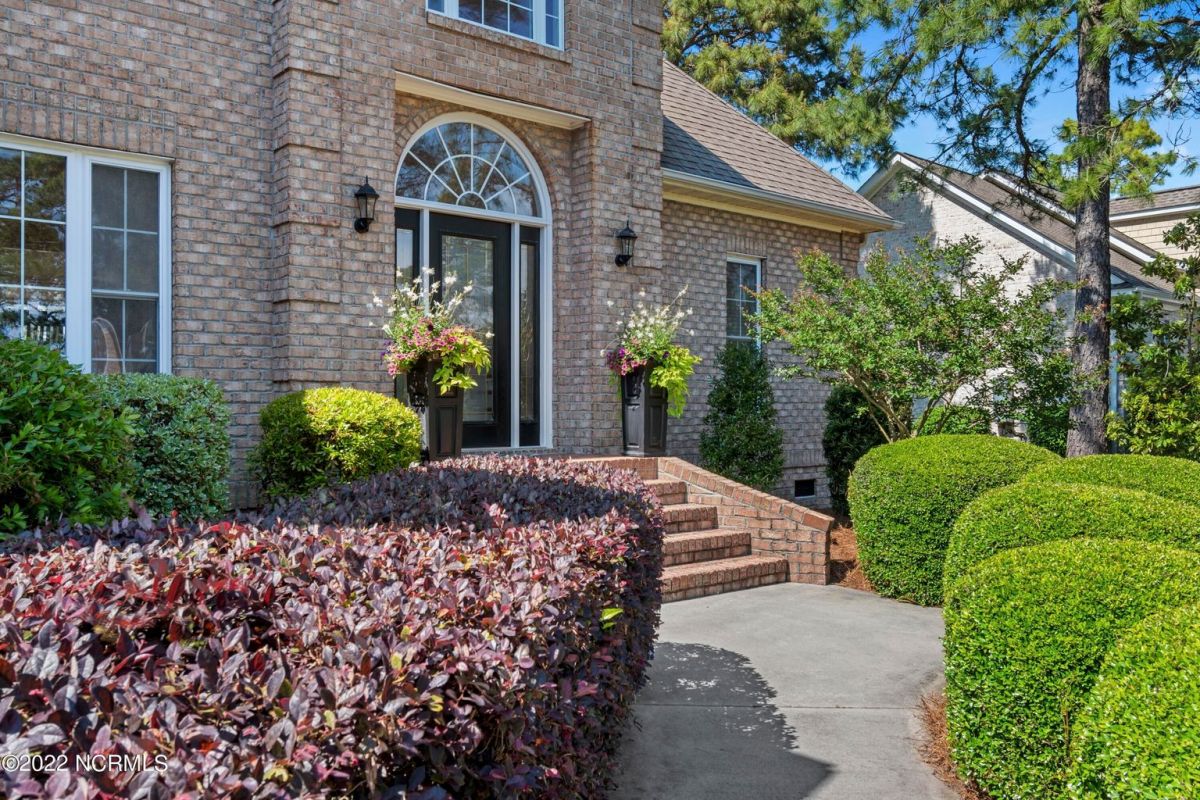 2835 Inverness Circle