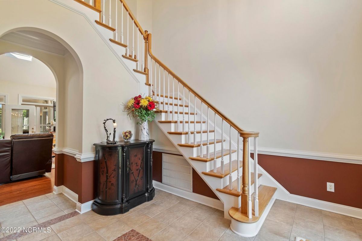 2835 Inverness Circle