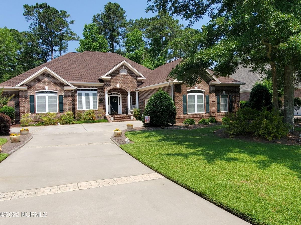 556 Gladstone Circle