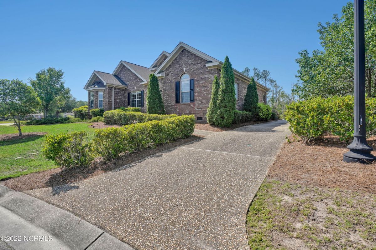 1124 Brickhaven Cove