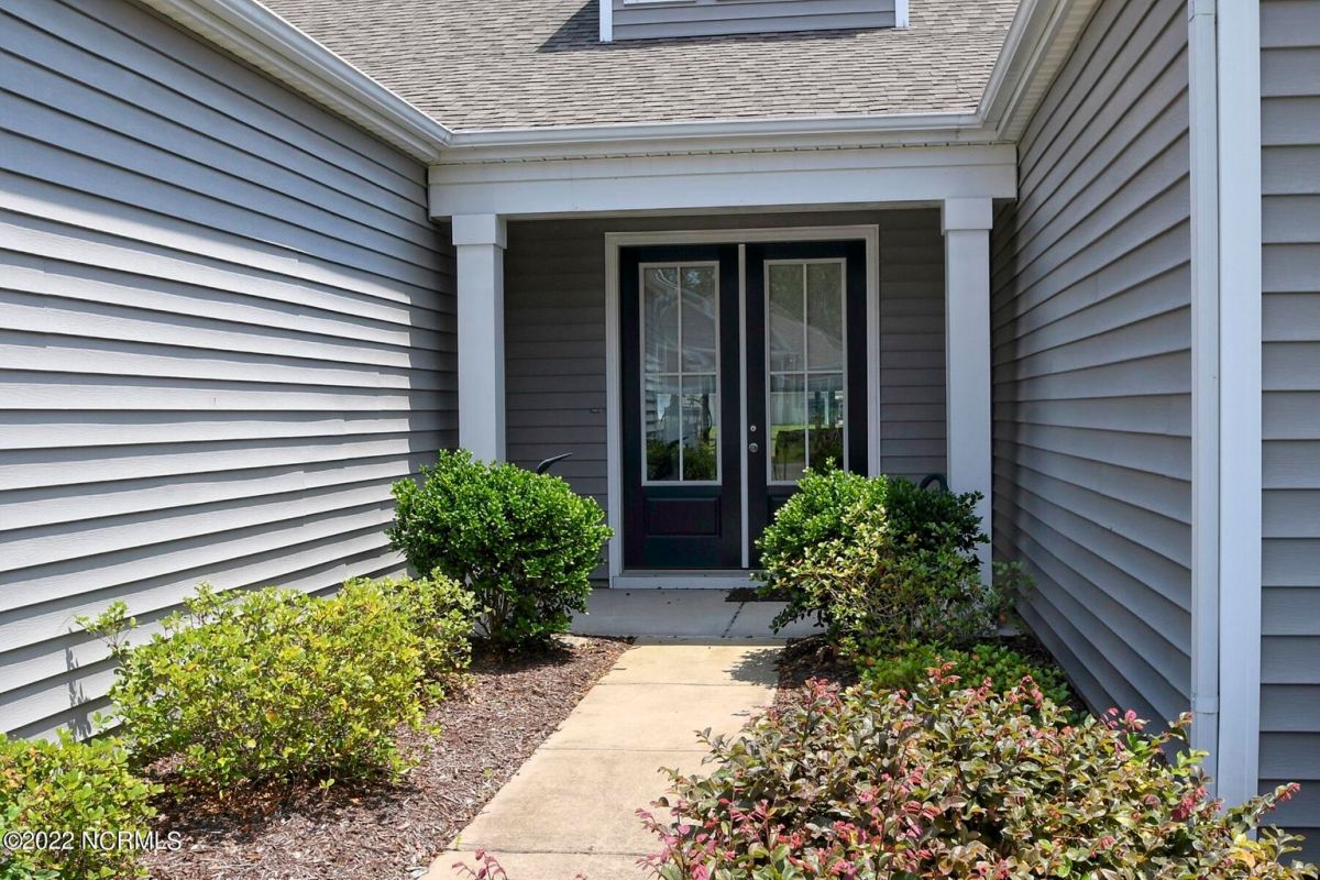 3061 Crescent Lake Drive