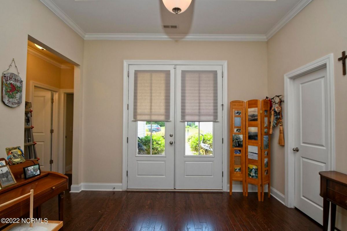 3061 Crescent Lake Drive