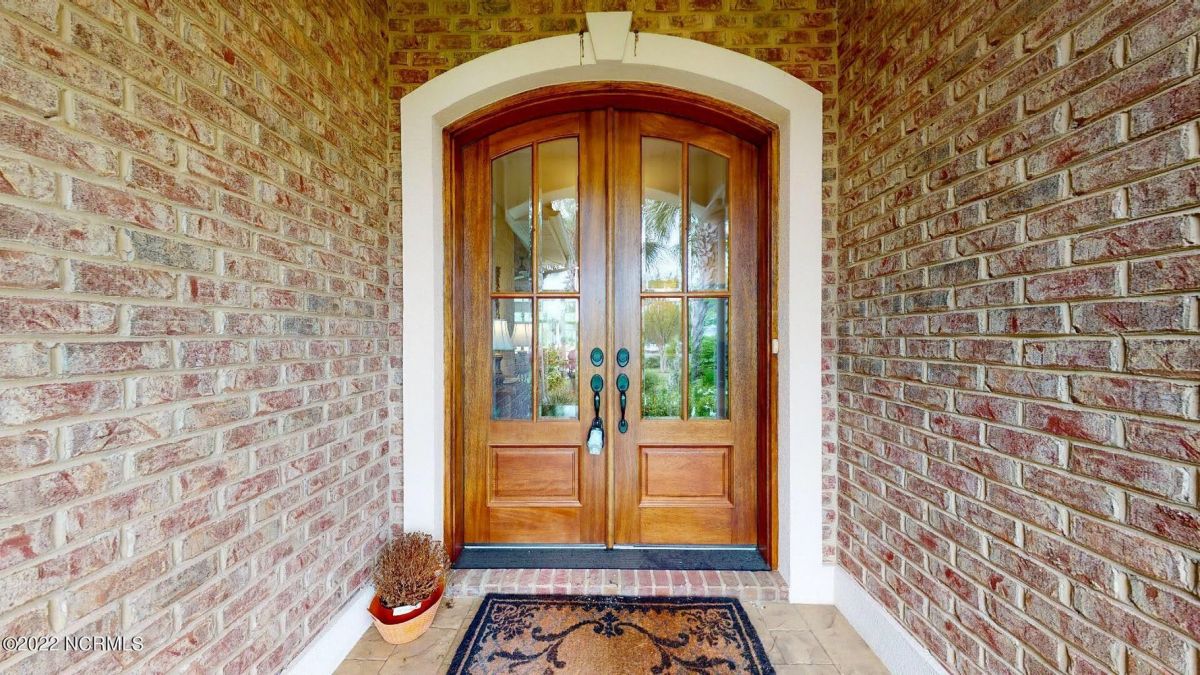 2704 Chadsworth Lane