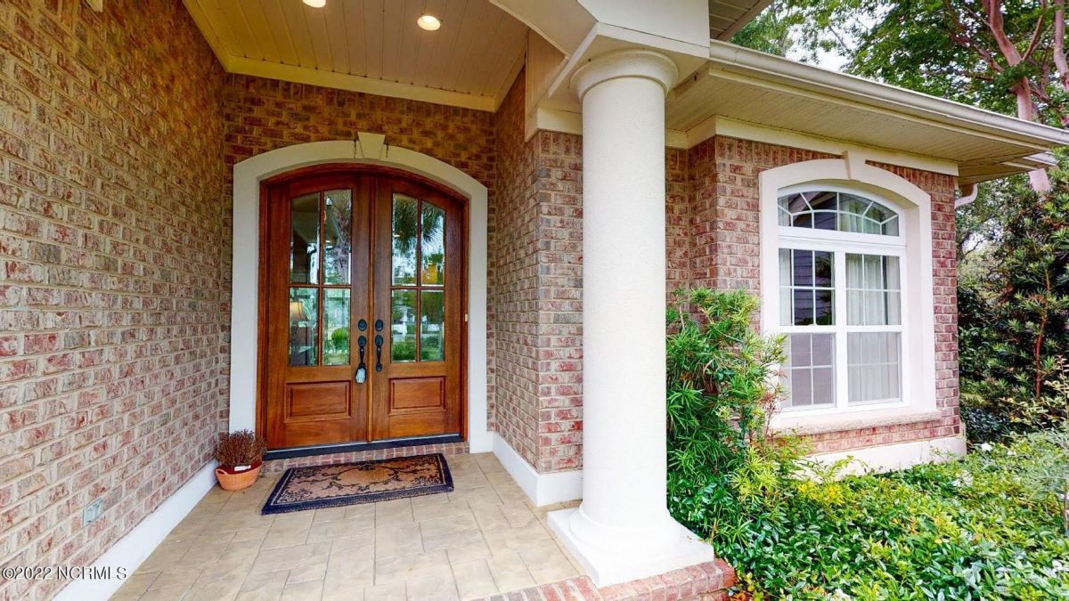 2704 Chadsworth Lane