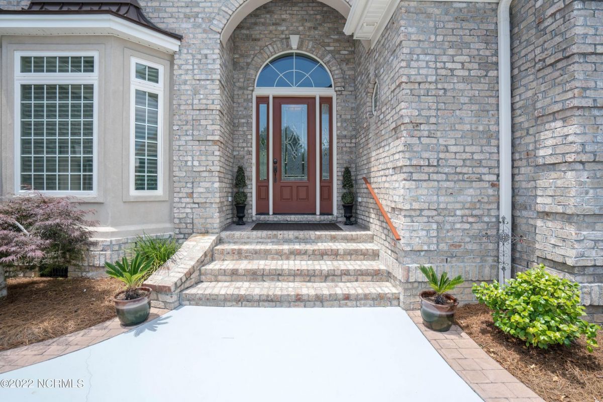 565 Westchester Place