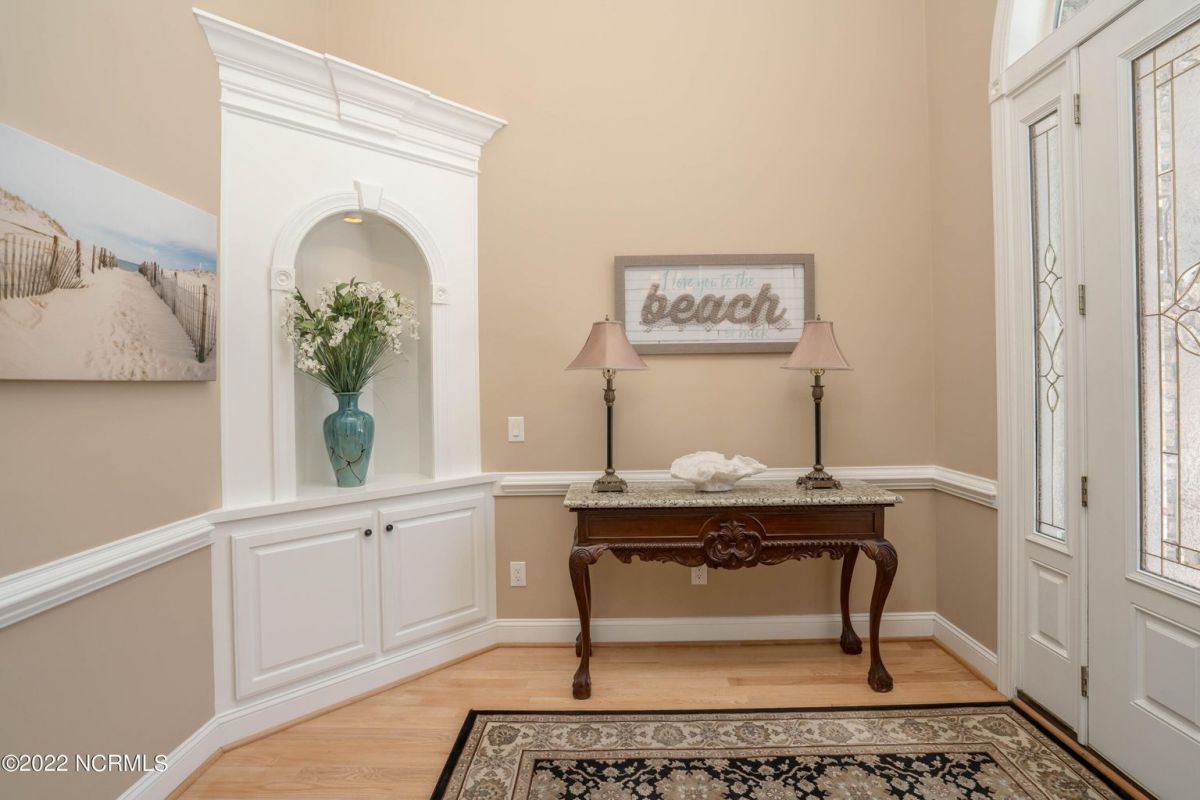 565 Westchester Place